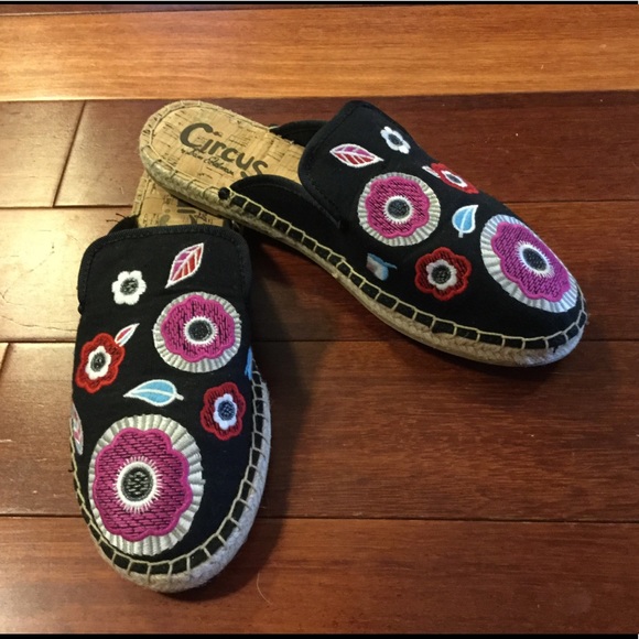 Sam Edelman Shoes - 🔥⬇️ Sam Edelman Circus Black Floral Mules